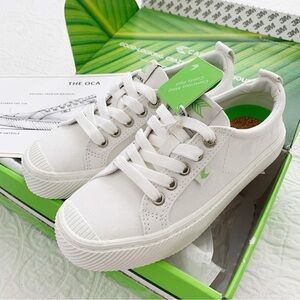 Cariuma OCA Low Canvas Sneakers, Off-White (W's 5, M's‎ 3.5)